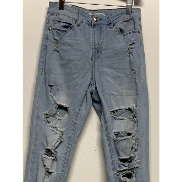 Almost Famous | Size 1 | Light Wash Distressed Ripped Skinny Jeans - Picture 3 of 10